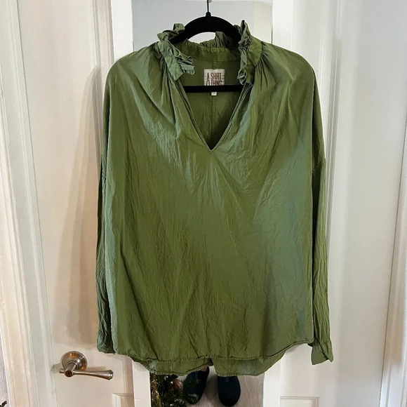 271 A Shirt Thing Green Long Sleeve V Neck Blouse Size Large Color Green - Picture 1 of 4